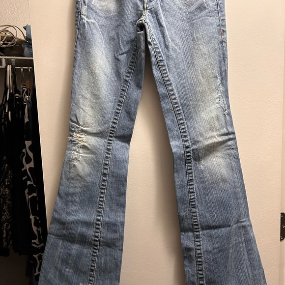 “BEBE” LIGHT BLUE JEANS/SIZE 26US TALL/RHINESTONE LOGO BACK AND FRONT/DISTRESSED - Picture 13 of 13